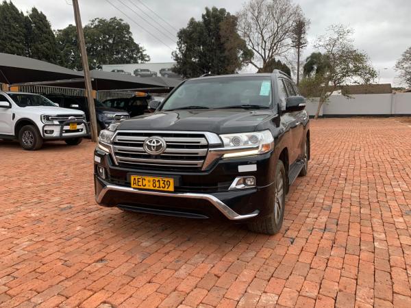 Toyota Land Cruiser VXR 200 series